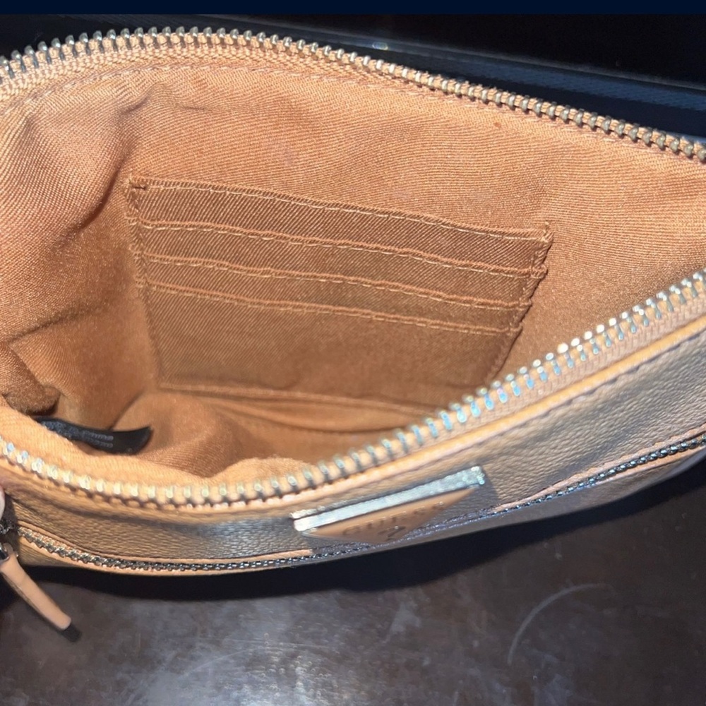 Guess wristlet